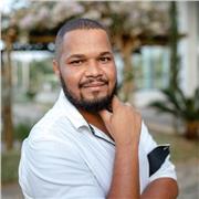 Cientista Social formado pela UFF e Professor de Sociologia em formação por esta mesma universidade
